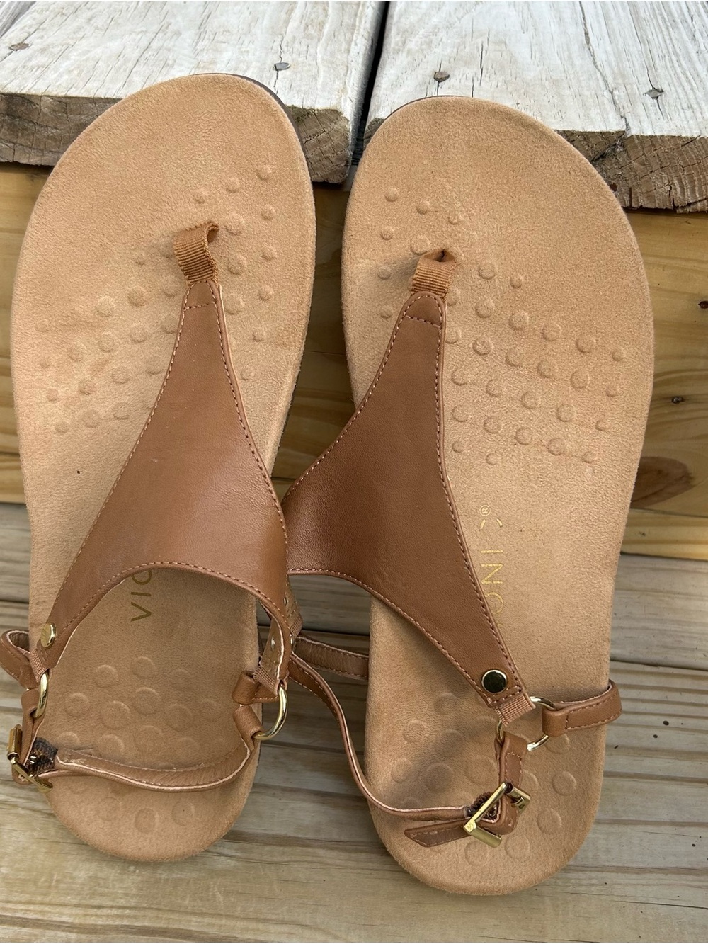 Vionic Kirra Women’s 9 Wide Tan Leather Orthotic Toe Post Sandals